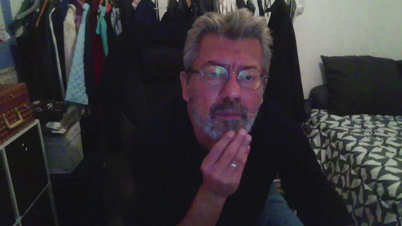 Offline Kevinareux60 on Cam4