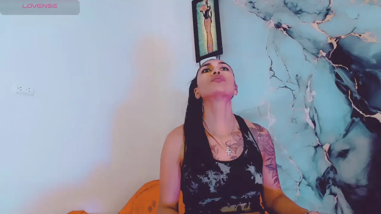 Freechat khiara_moretti on Cam4