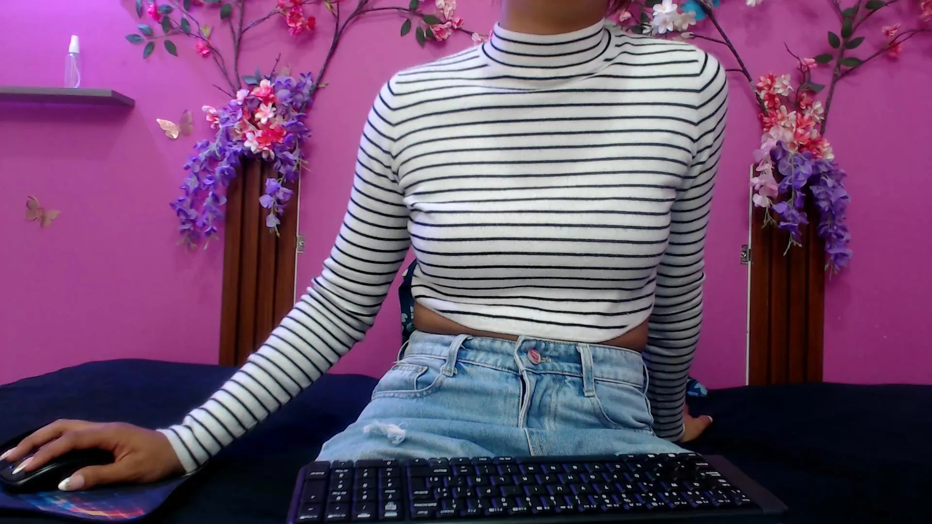 Offline kimberly18cute on Cam4