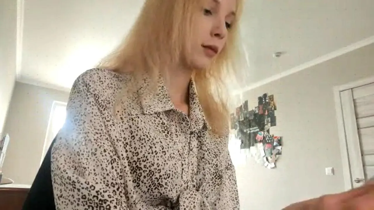 Offline KinaBattig on Cam4