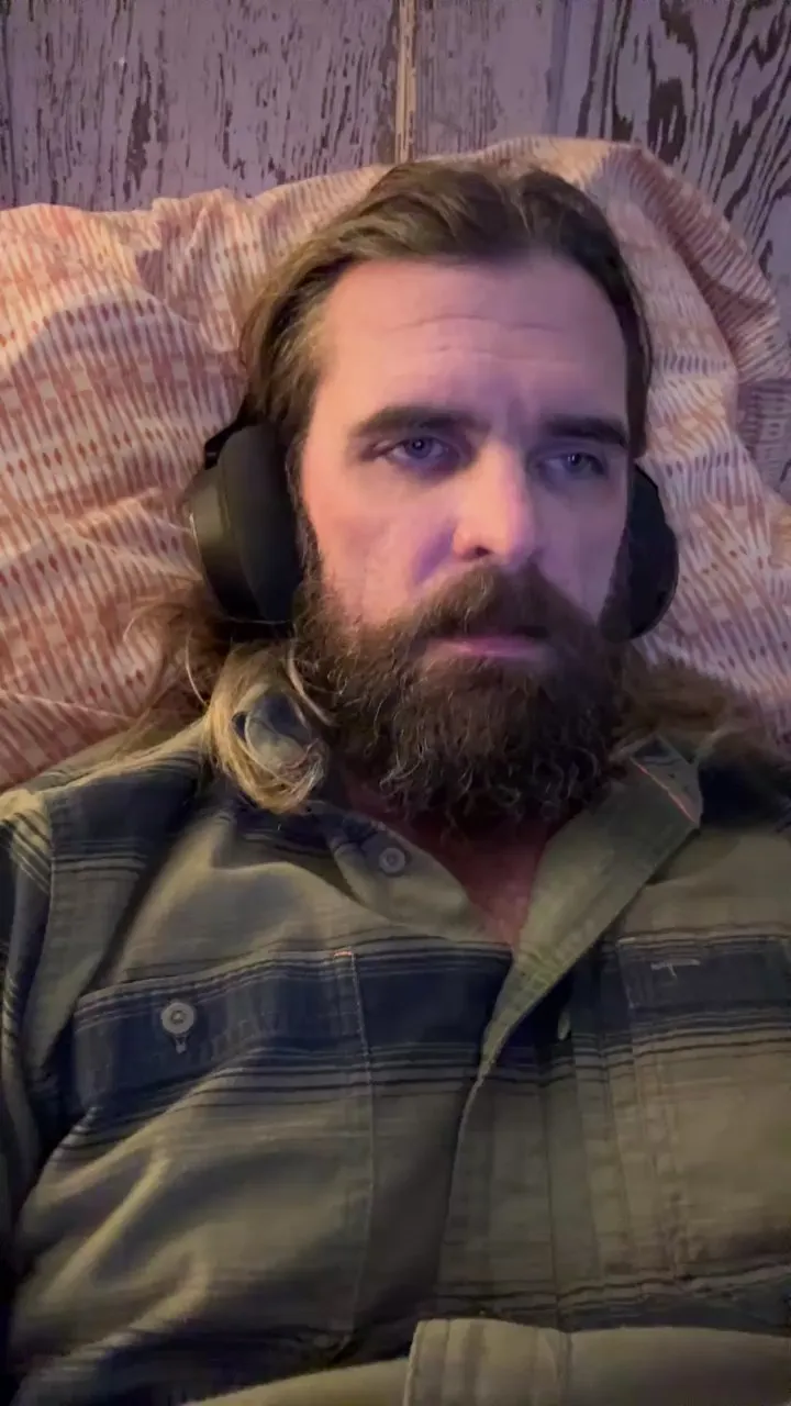 Offline KingThrobert on Cam4