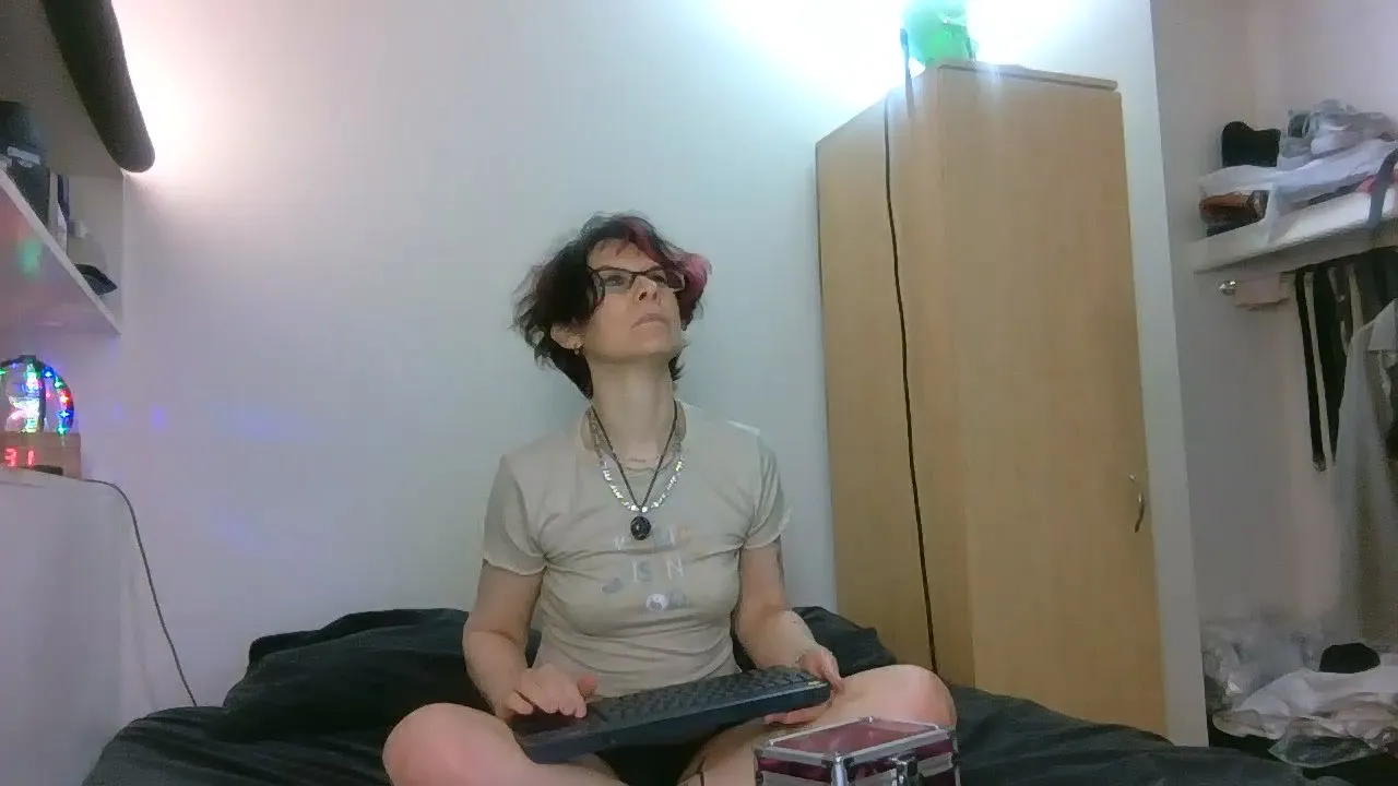 Offline KissraChick on Cam4