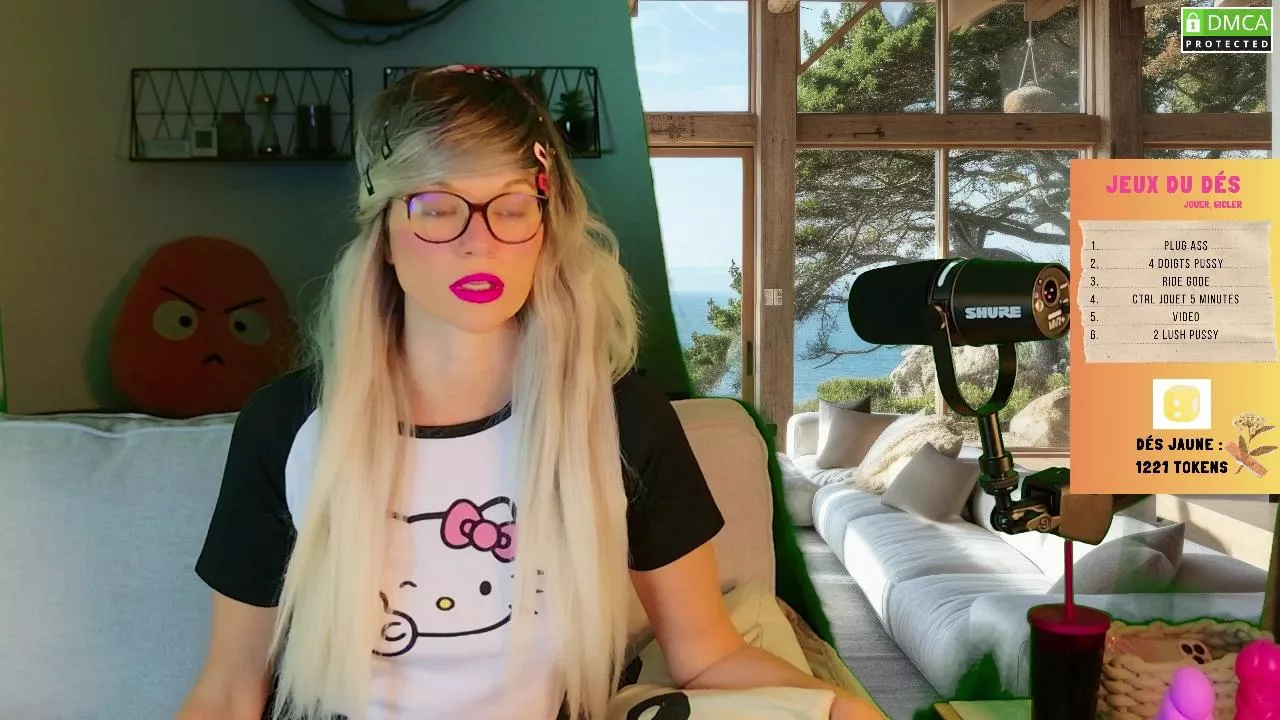 Offline Kittoucharme on Cam4