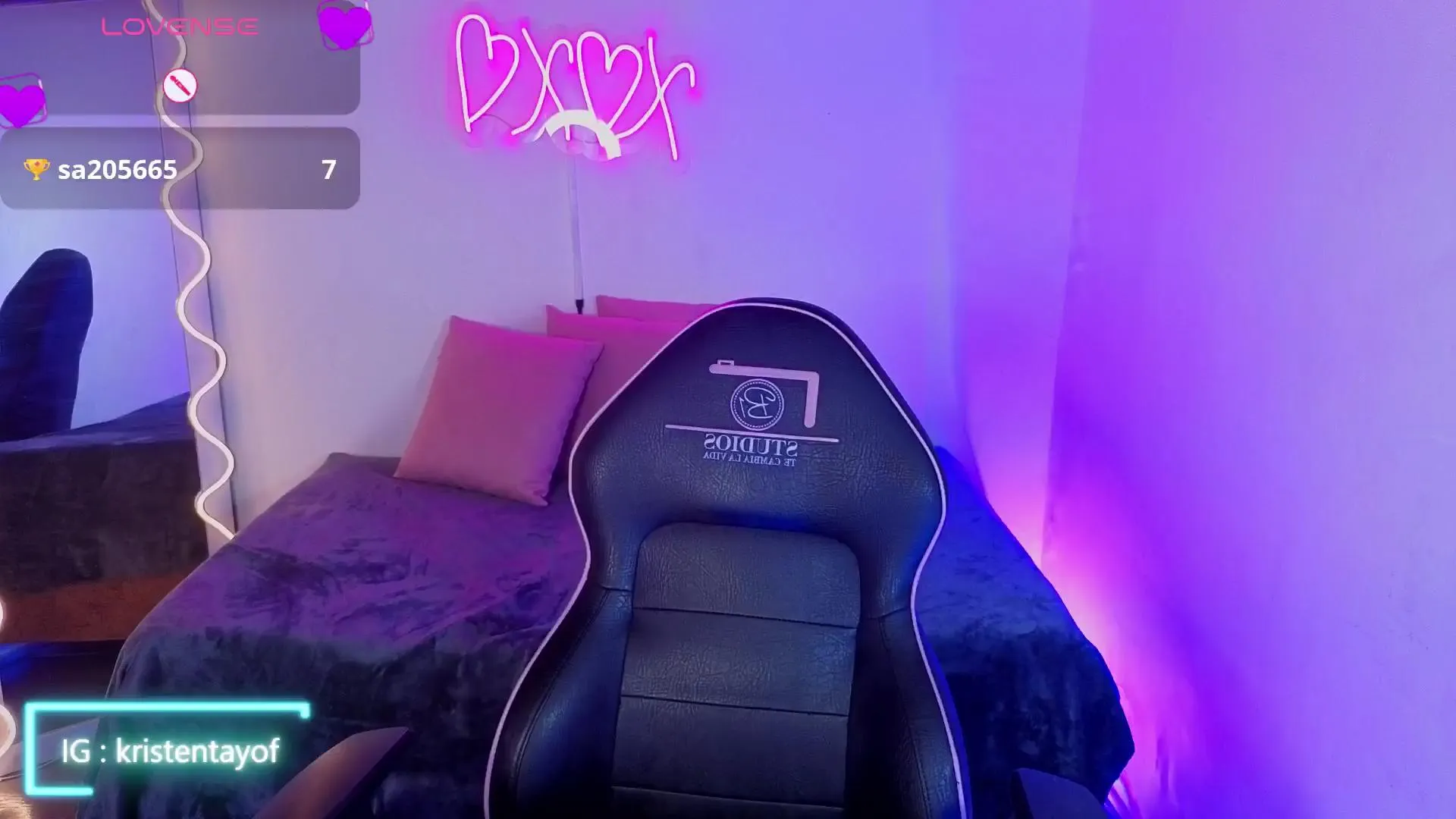 Offline Kristen_tay on Cam4