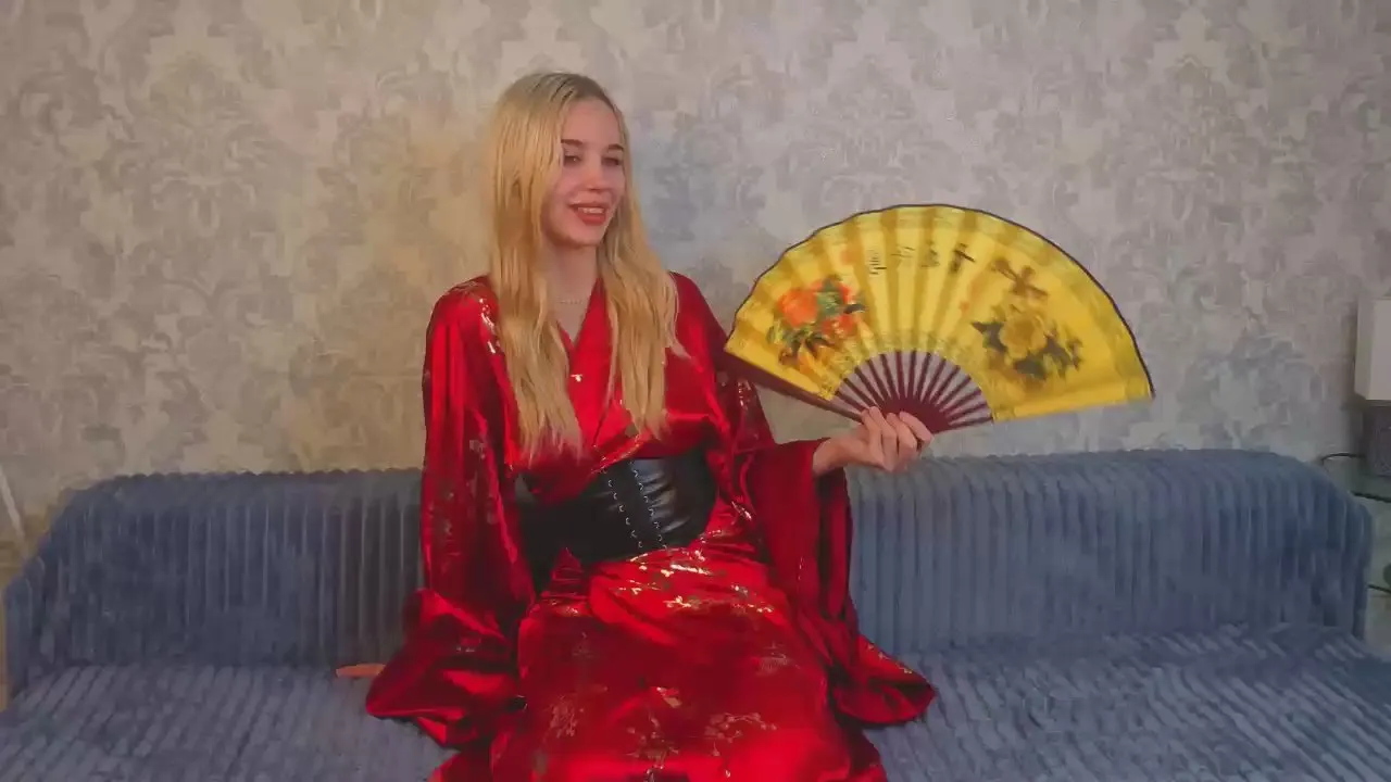 Offline KristenStegner on Cam4