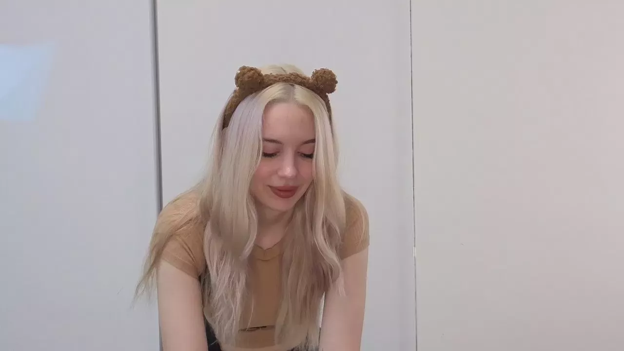 Offline KristenStegner on Cam4