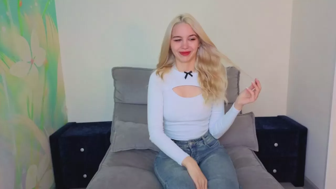 Offline KristenStegner on Cam4