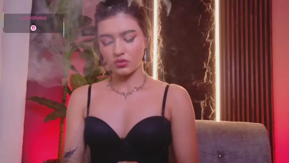 Freechat la_diabla_1 on Cam4