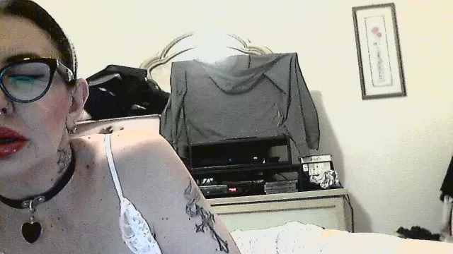 Offline Lady_Goth73 on Cam4