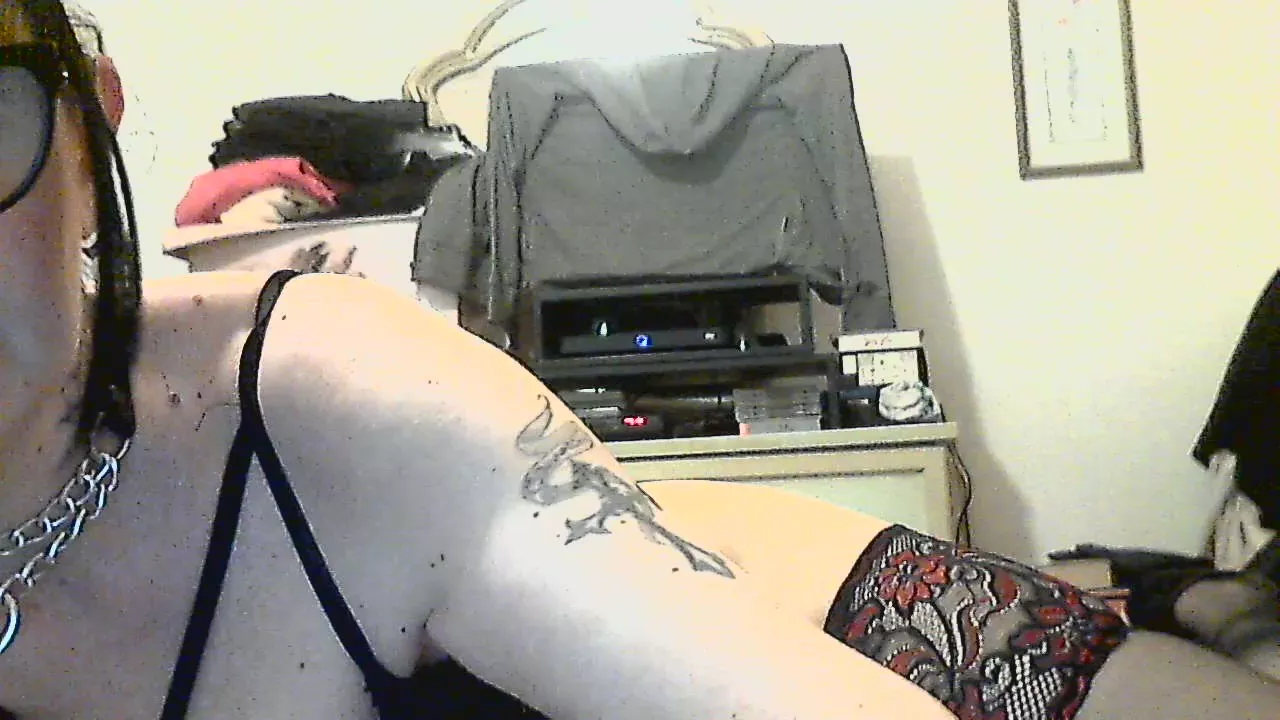 Offline Lady_Goth73 on Cam4