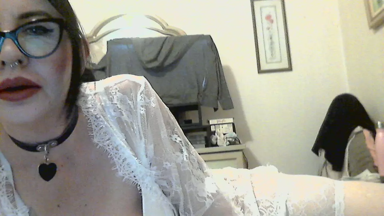 Offline Lady_Goth73 on Cam4