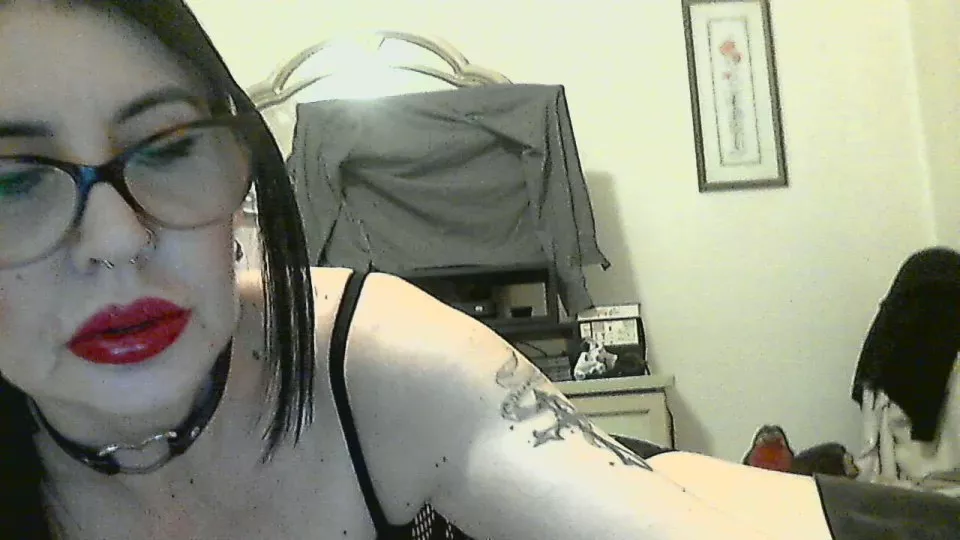 Offline Lady_Goth73 on Cam4