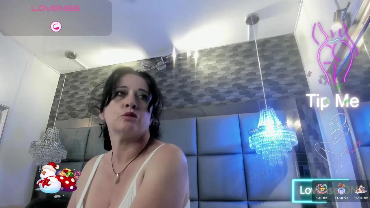 Offline Lady_Hellen on Cam4