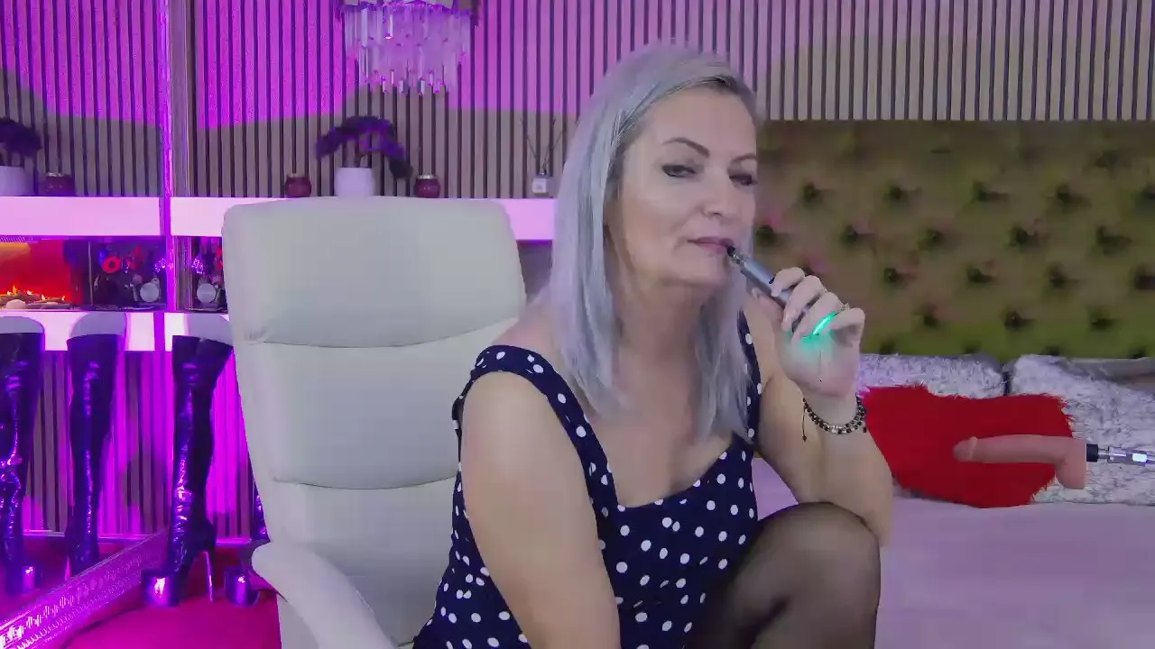 Offline LadyTouch4u on Cam4