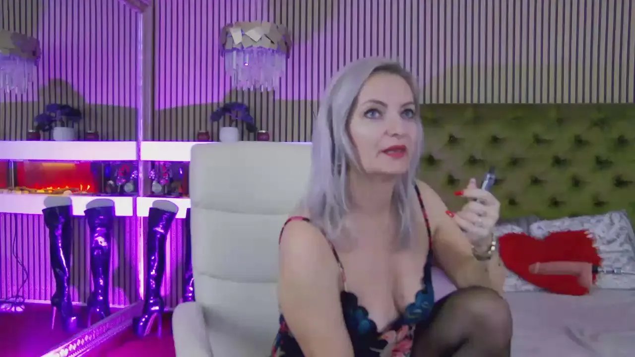 Offline LadyTouch4u on Cam4