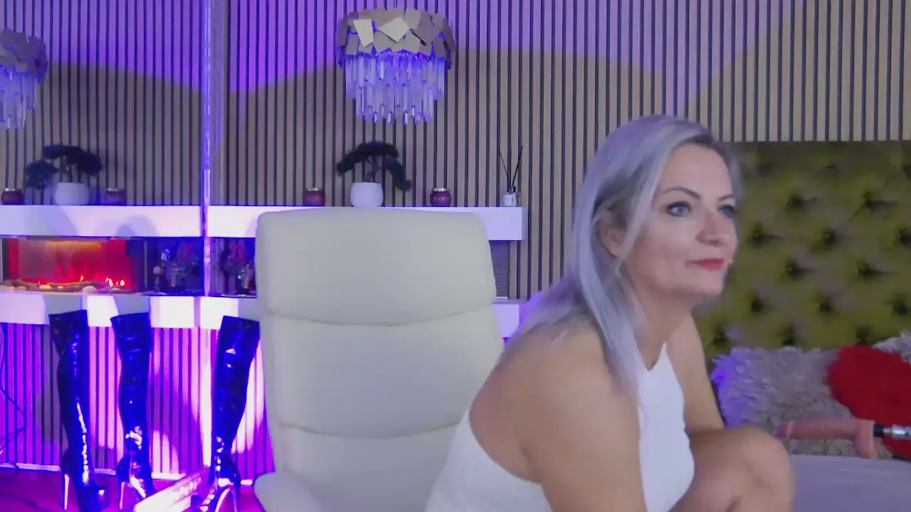 Offline LadyTouch4u on Cam4