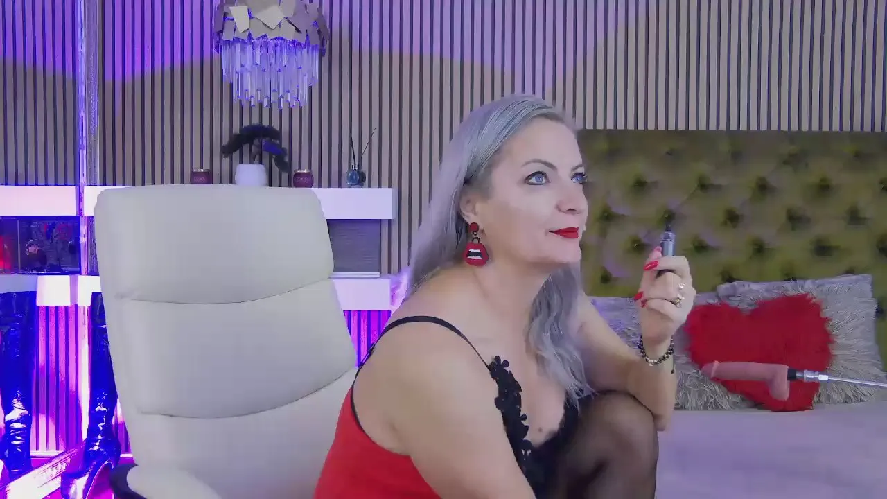 Offline LadyTouch4u on Cam4