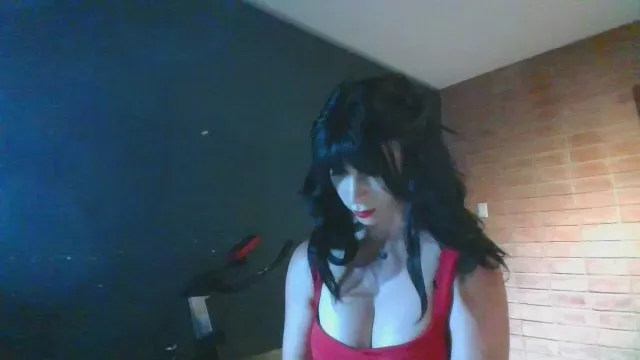 Offline LAISHTAR on Cam4