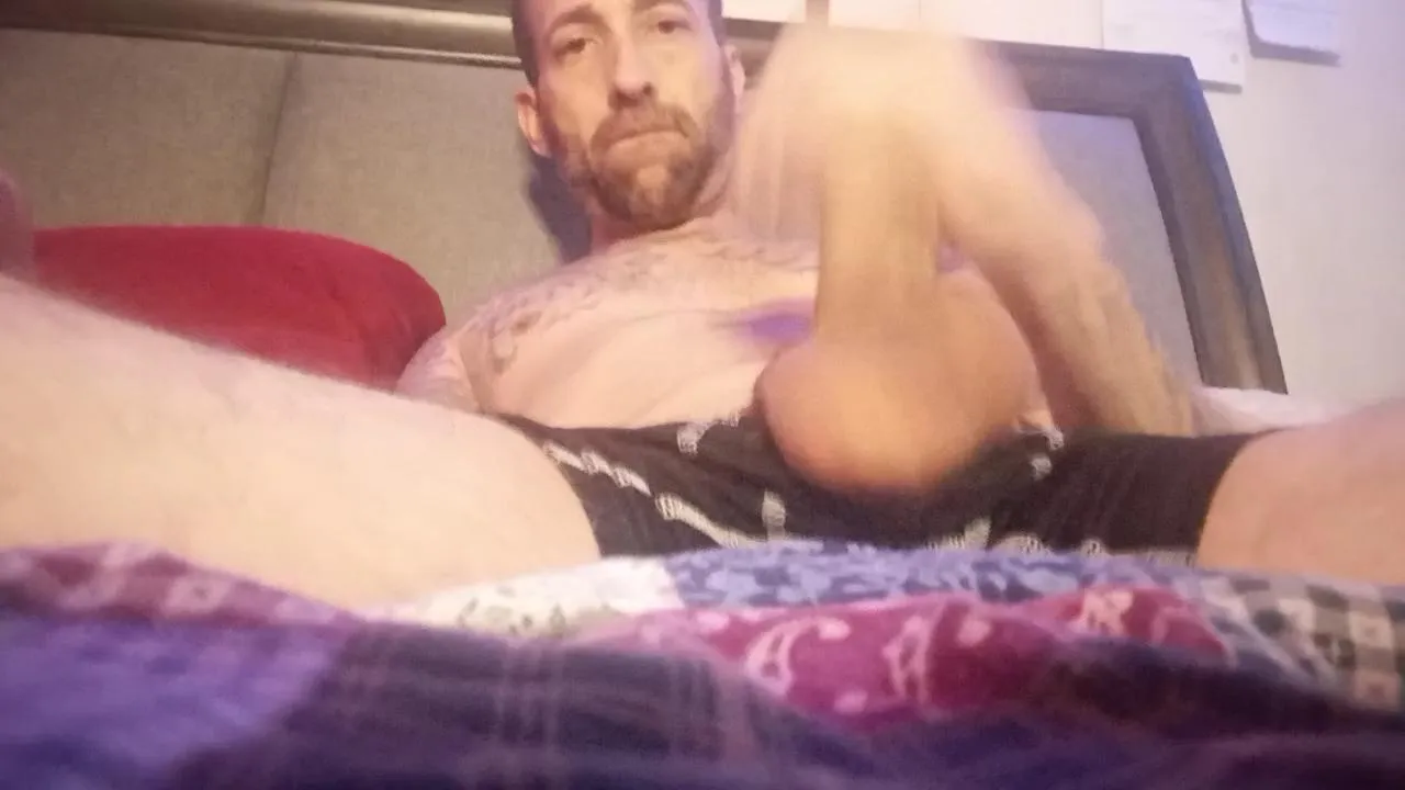 Offline Landongray1982 on Cam4