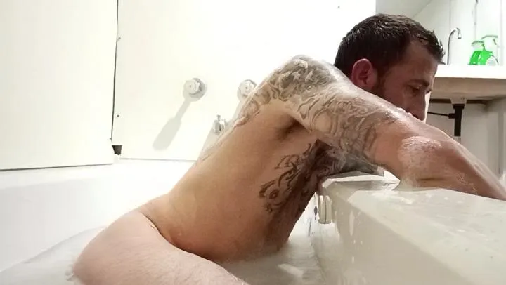 Offline Landongray1982 on Cam4