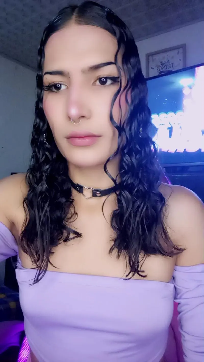 Offline Lanna_horny on Cam4