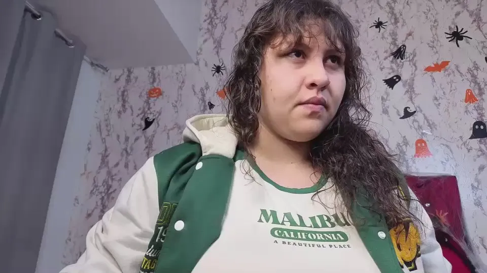 Offline larissantonella on Cam4