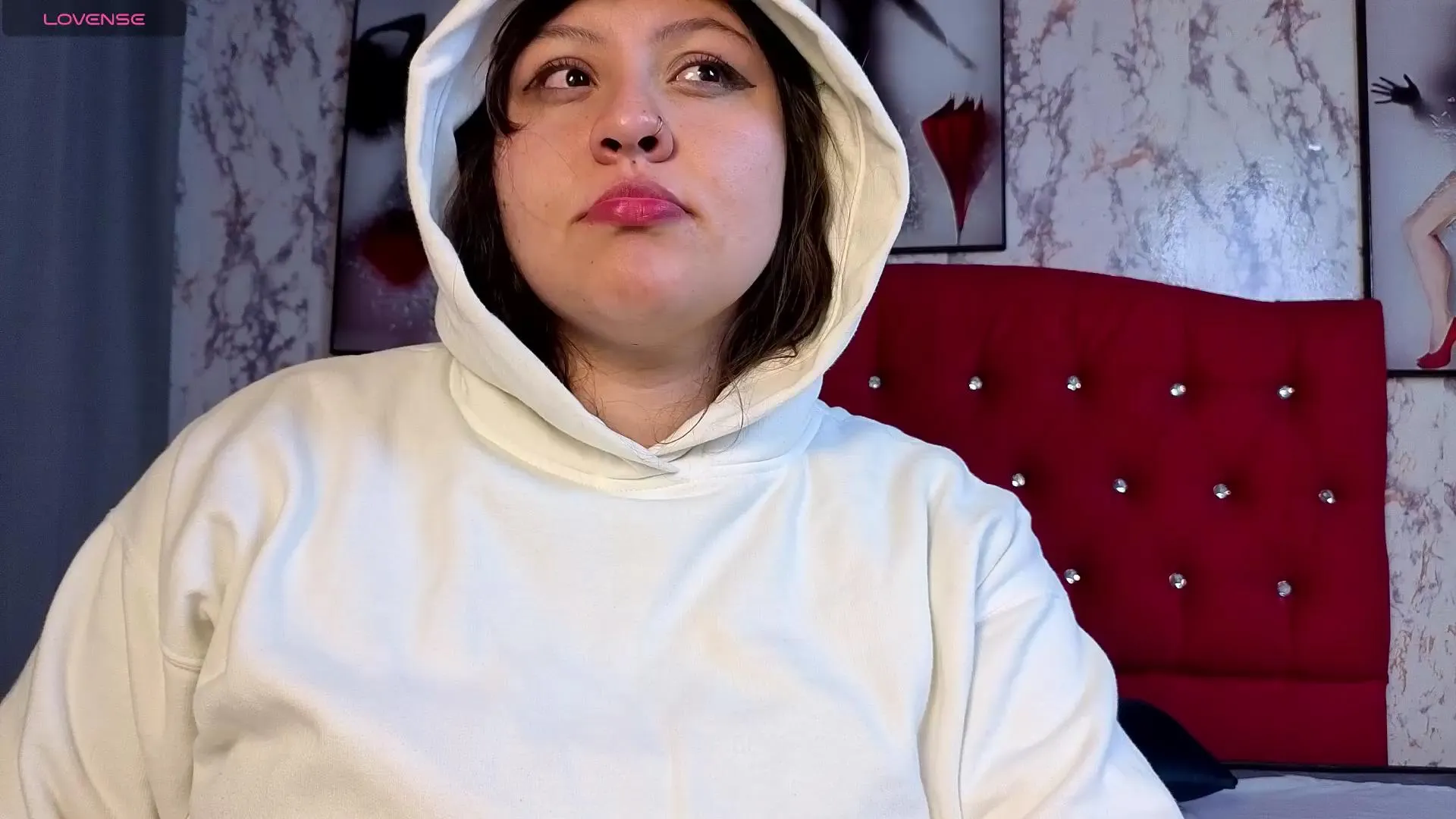 Offline larissantonella on Cam4