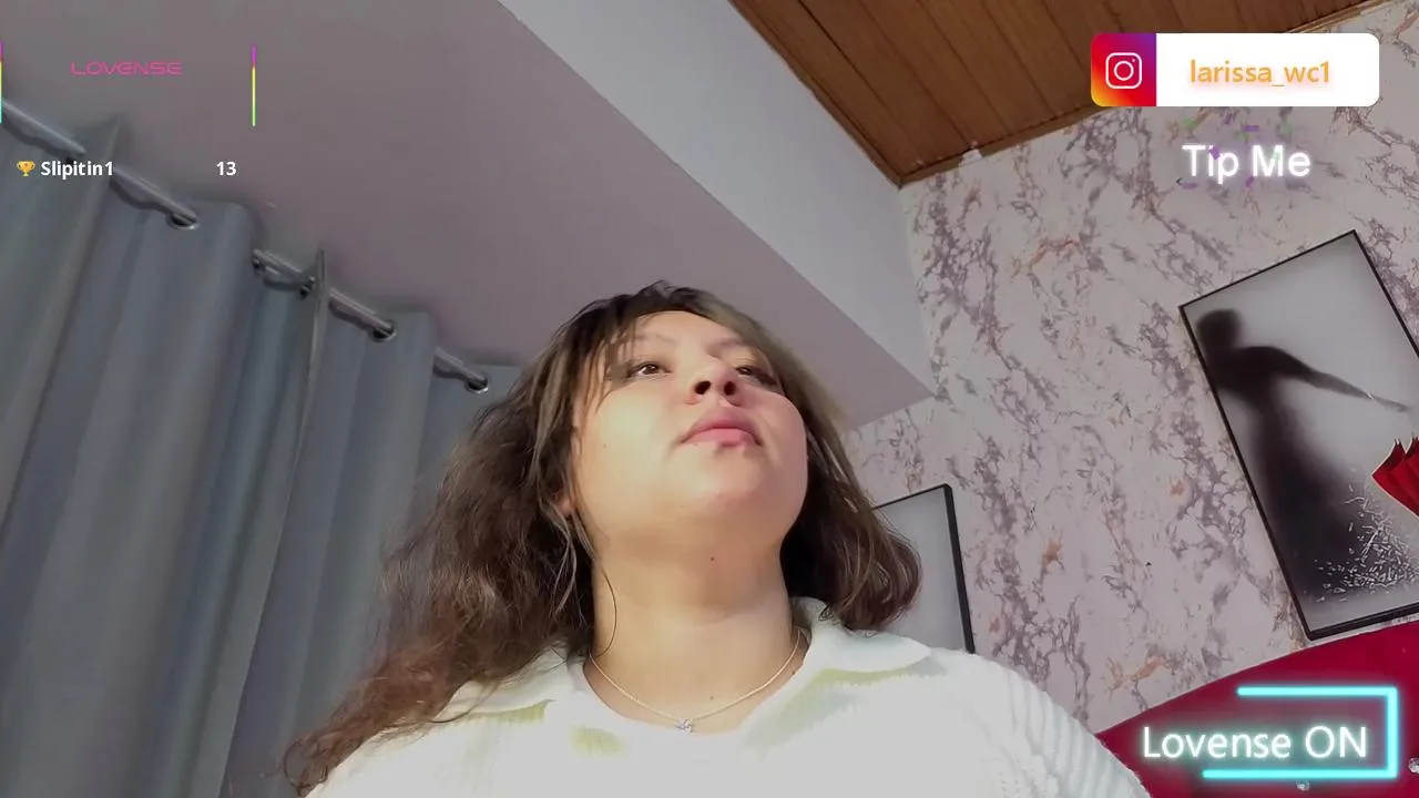 Offline larissantonella on Cam4