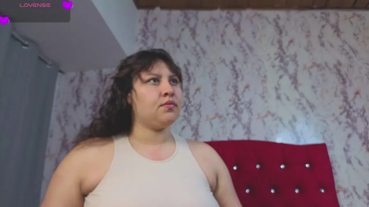 Offline larissantonella on Cam4