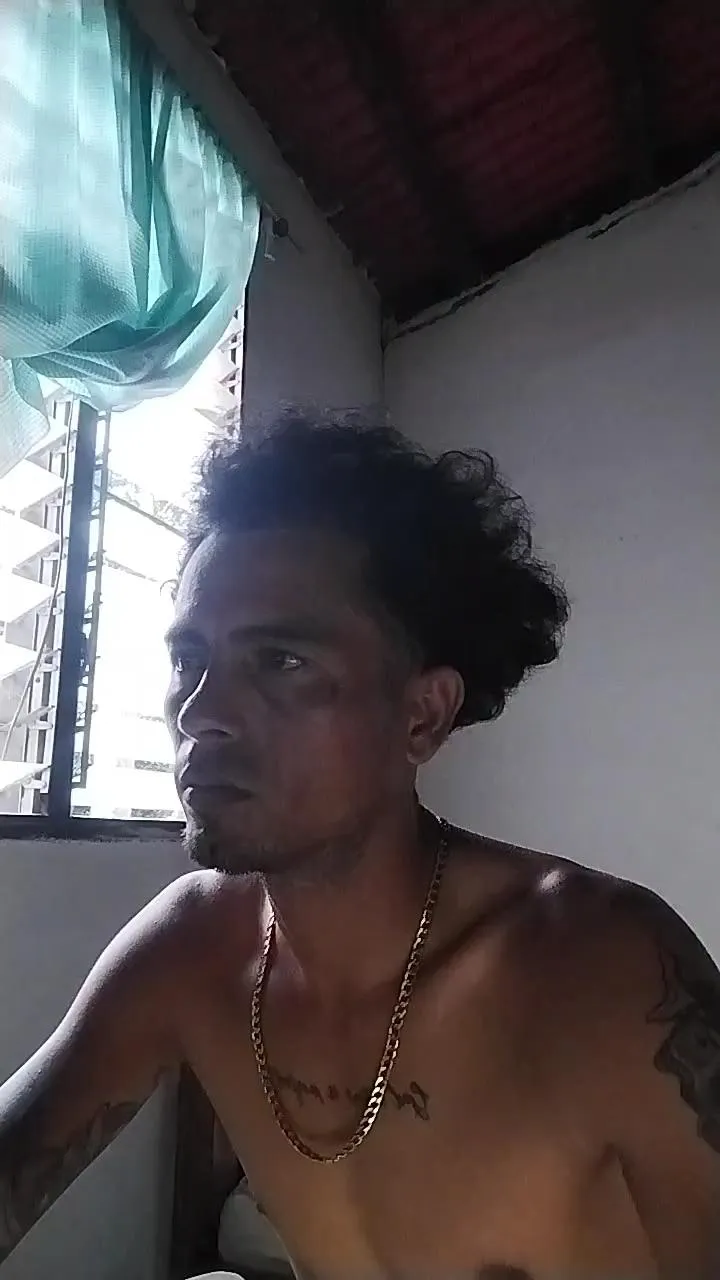 Offline latin_master1 on Cam4