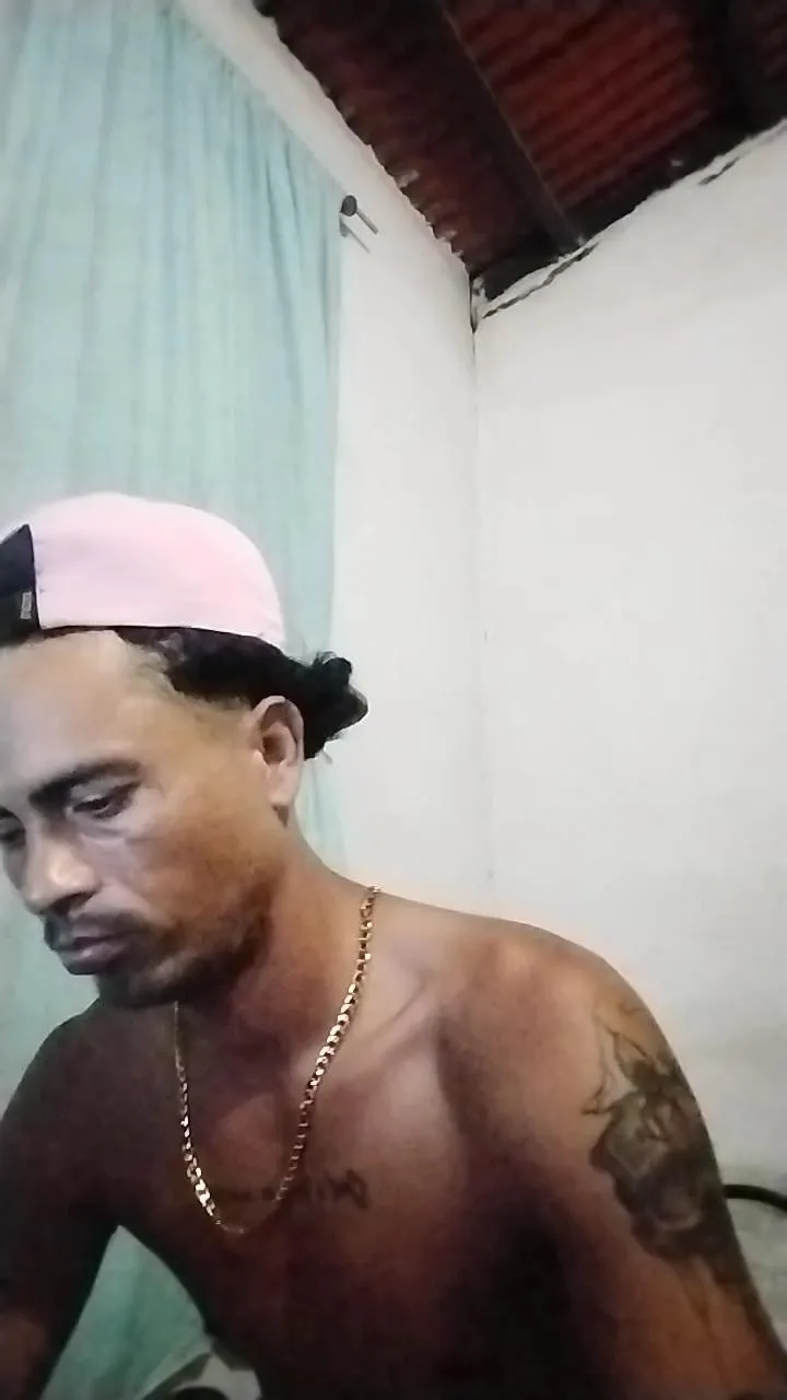 Offline latin_master1 on Cam4