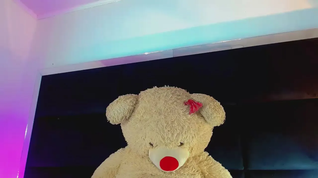 Offline latina_megan on Cam4