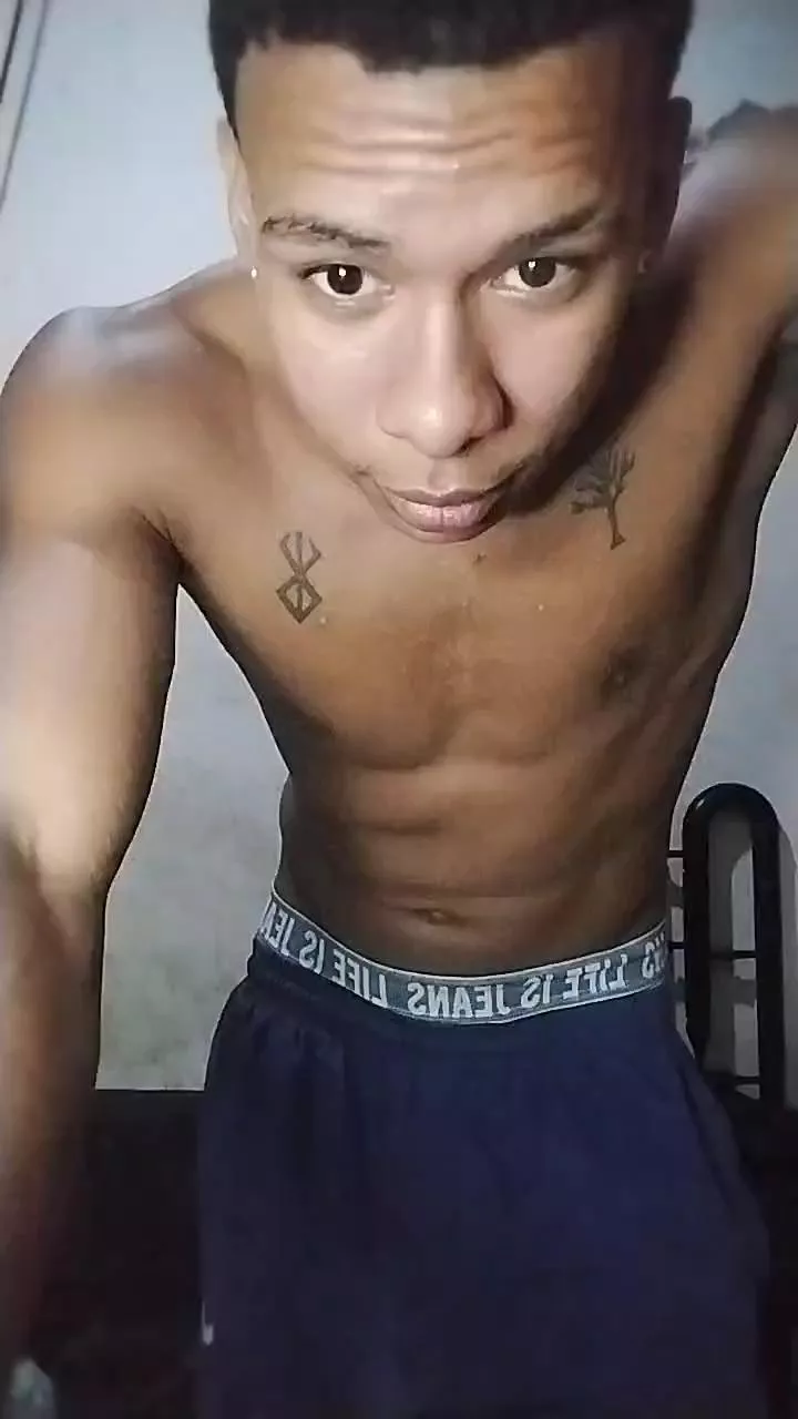 Offline latinboi_sexy on Cam4