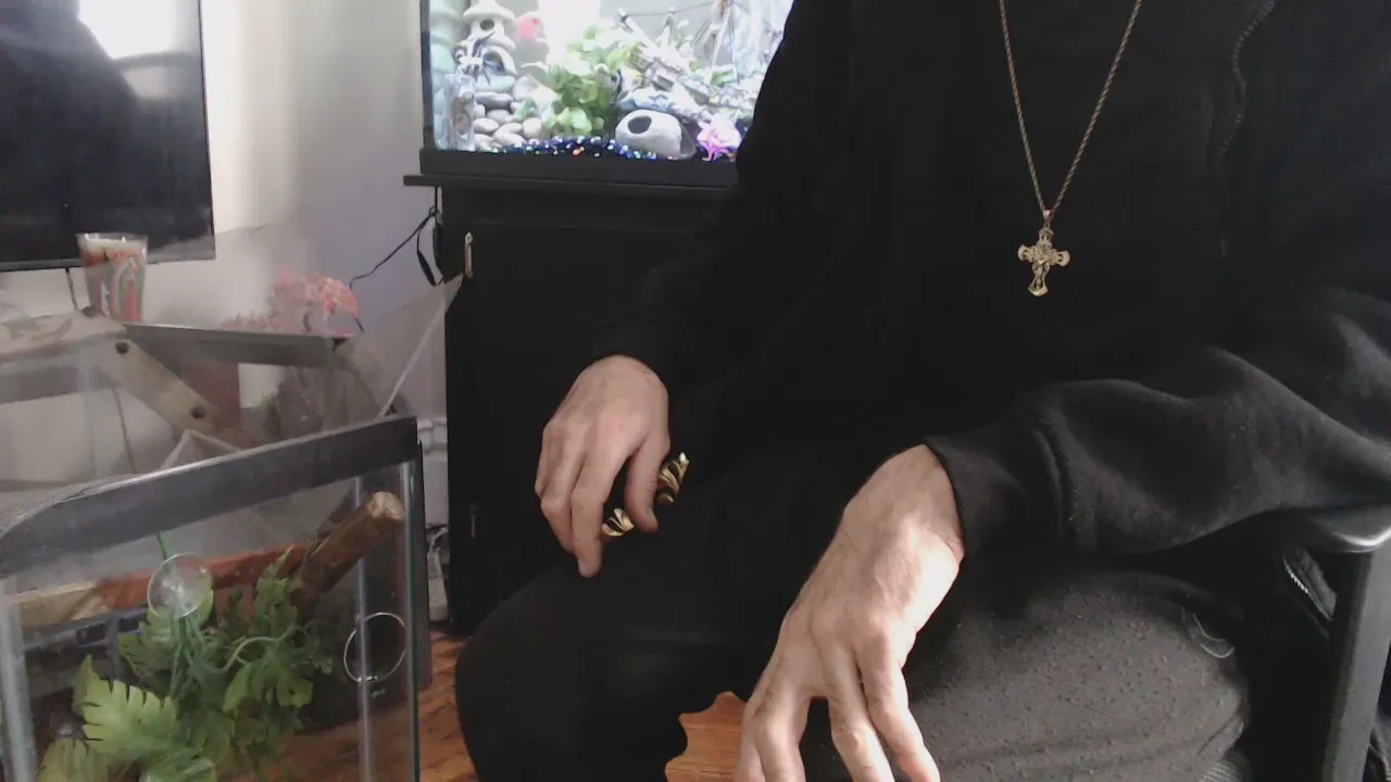 Offline Latinlover513 on Cam4