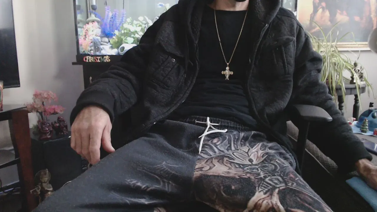 Offline Latinlover513 on Cam4