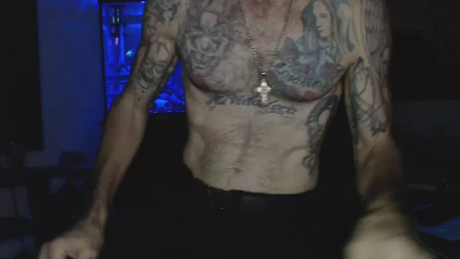 Offline Latinlover513 on Cam4