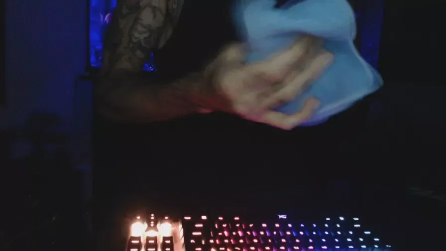 Offline Latinlover513 on Cam4