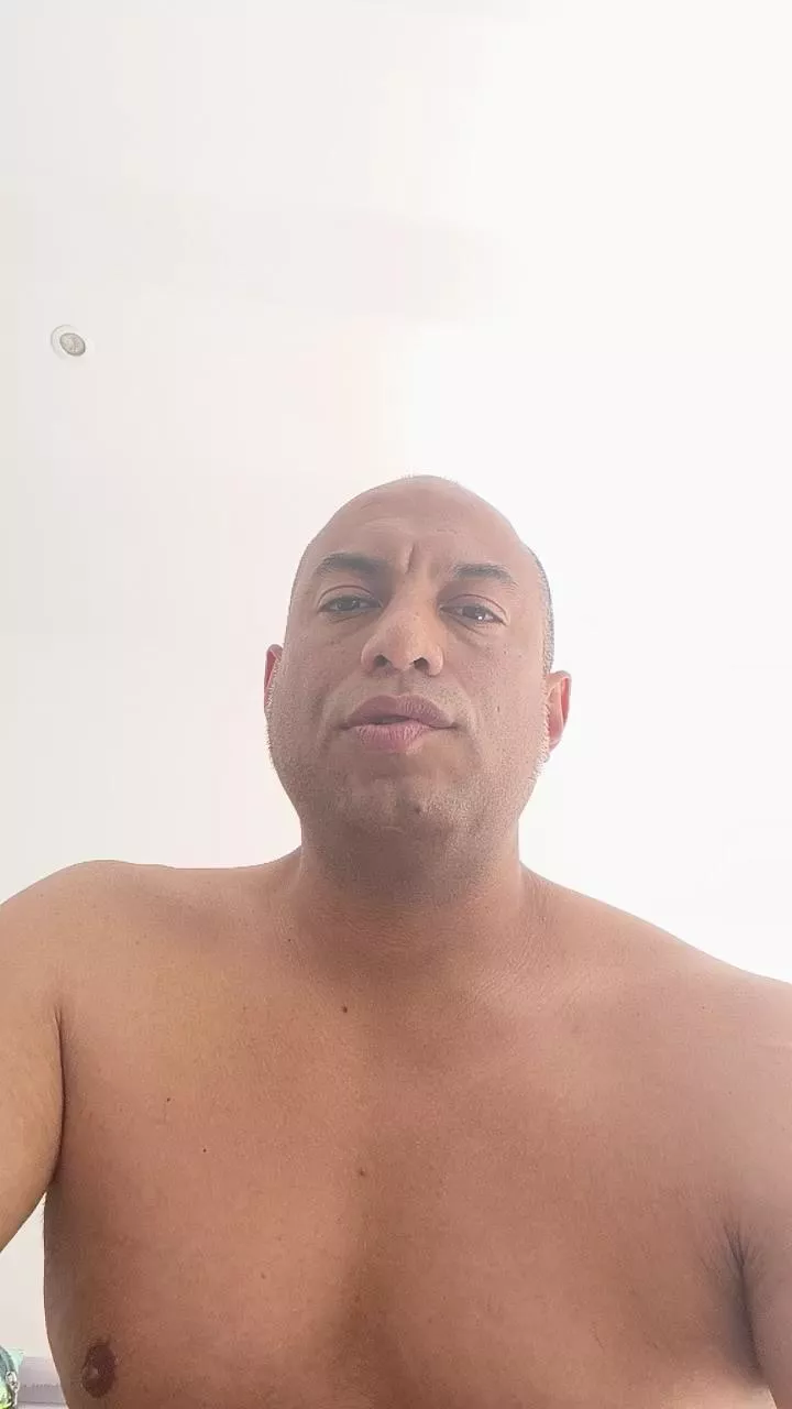 Offline latinomulat1 on Cam4