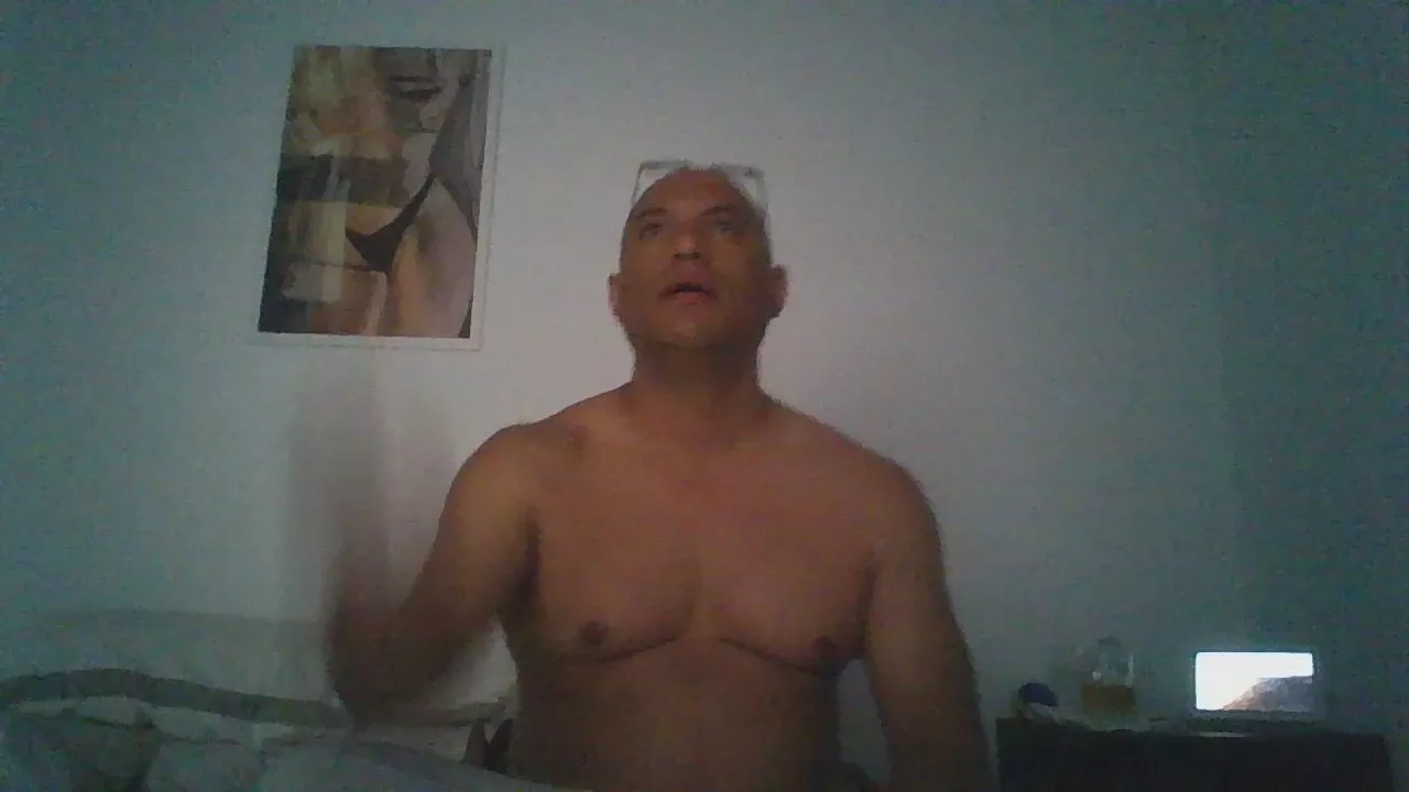 Offline latinomulat1 on Cam4