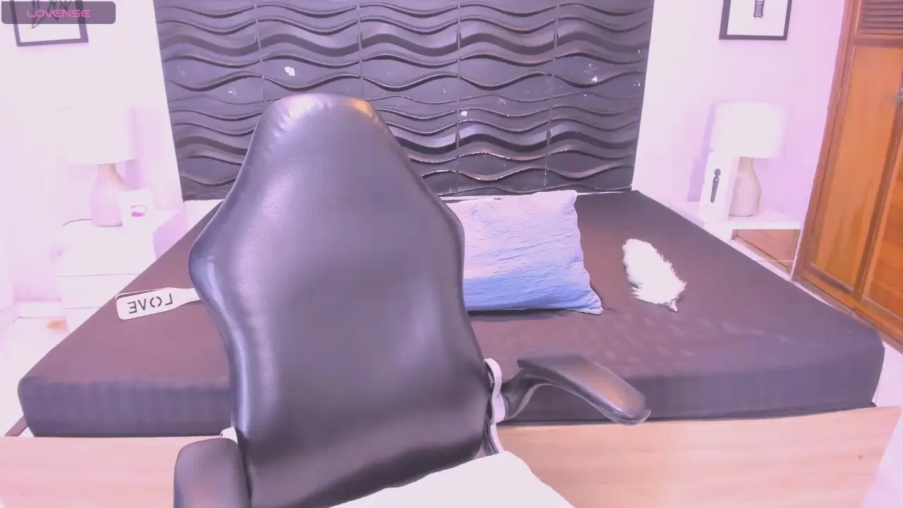 Freechat laura_riley on Cam4