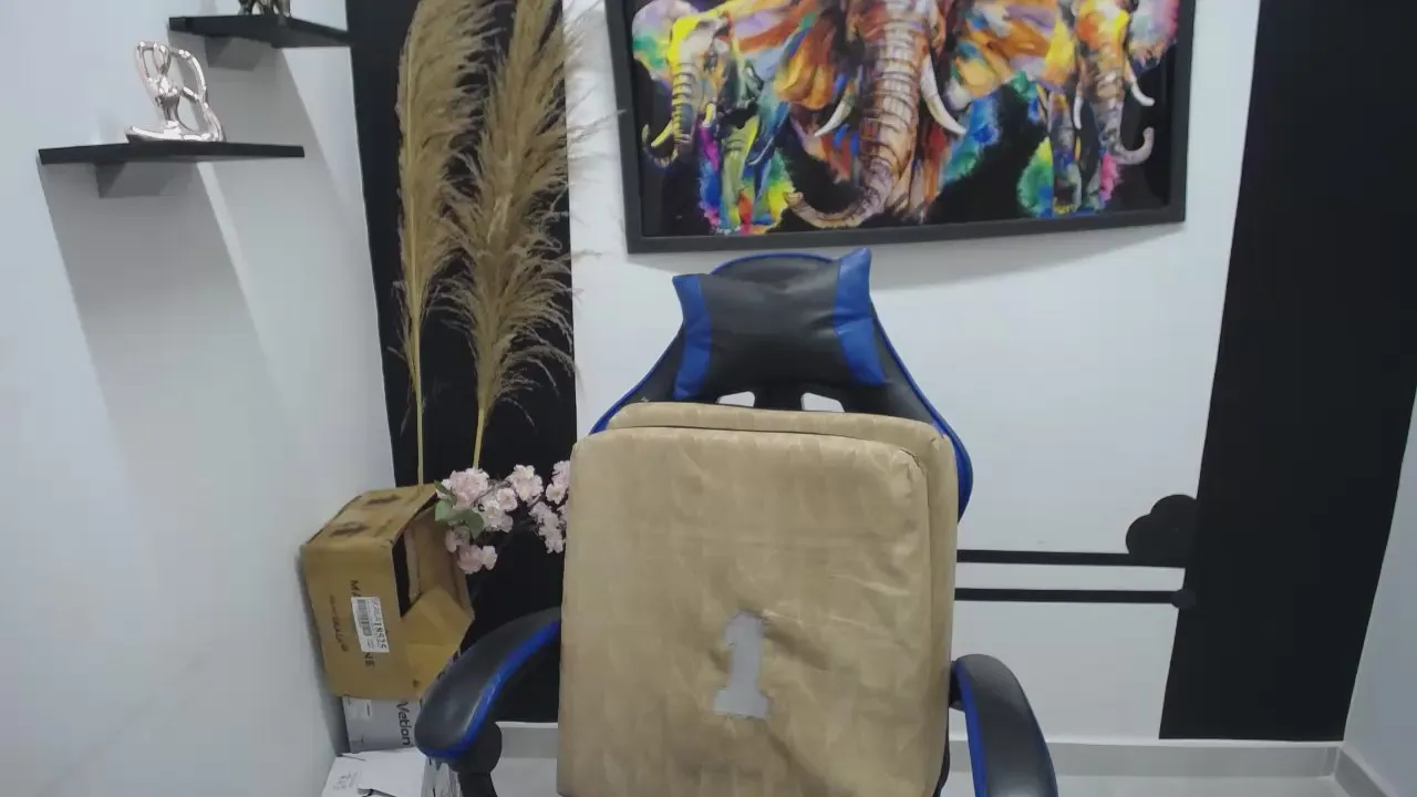 Offline LAURABIGCOCK24 on Cam4