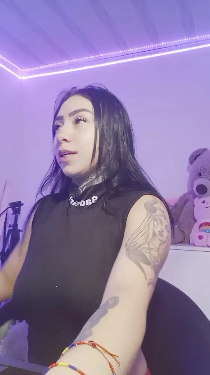 Offline lauramillers on Cam4