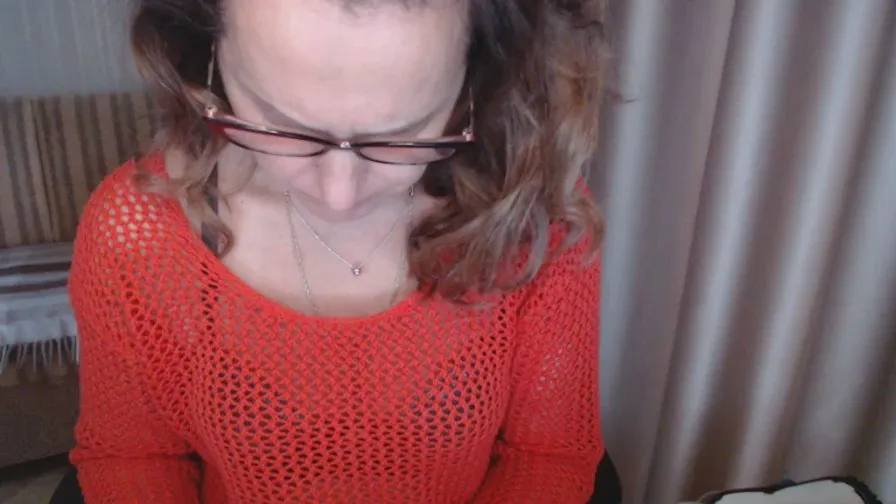 Offline LauraOven on Cam4