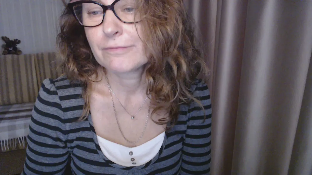 Offline LauraOven on Cam4