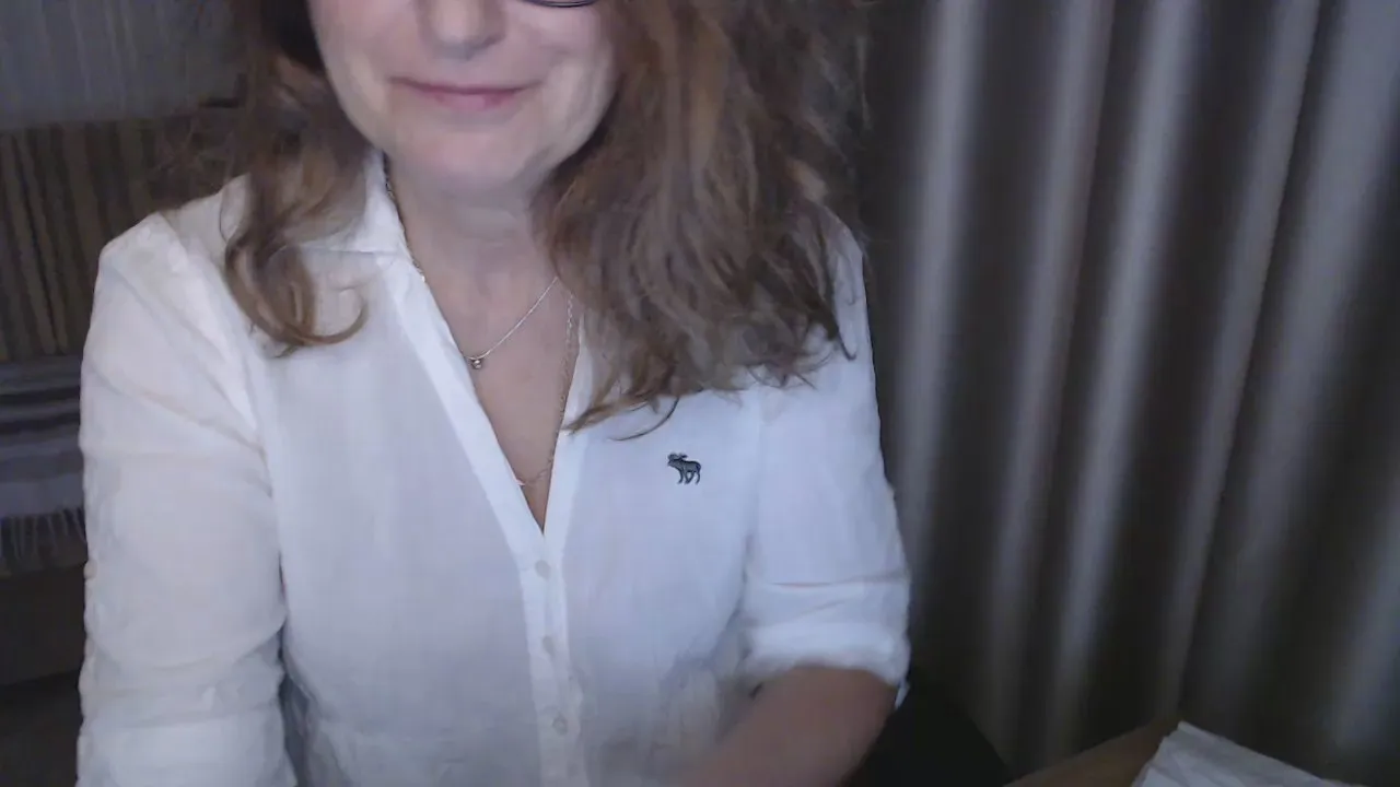 Offline LauraOven on Cam4