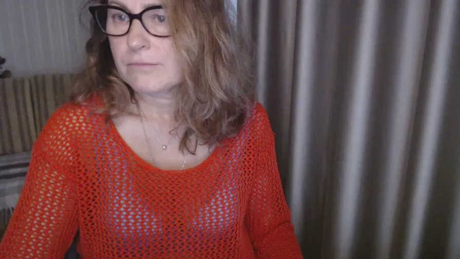 Offline LauraOven on Cam4