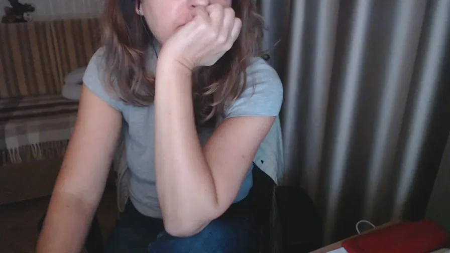 Offline LauraOven on Cam4