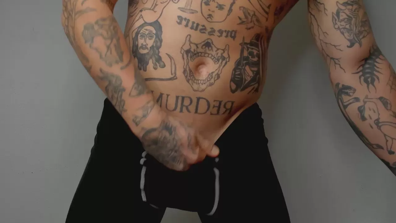 Offline Layneinchains on Cam4