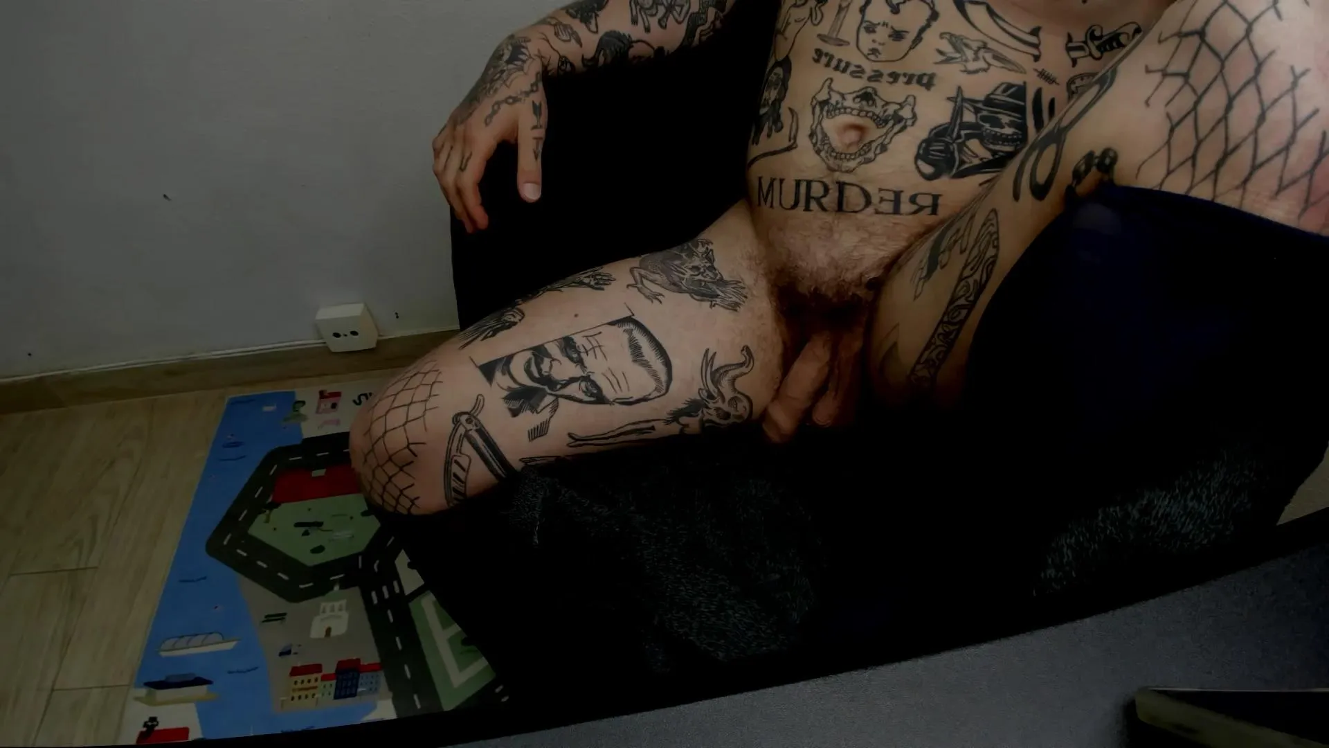 Offline Layneinchains on Cam4