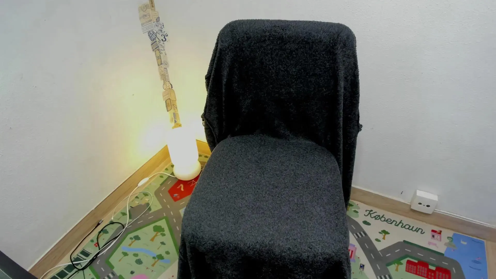 Offline Layneinchains on Cam4